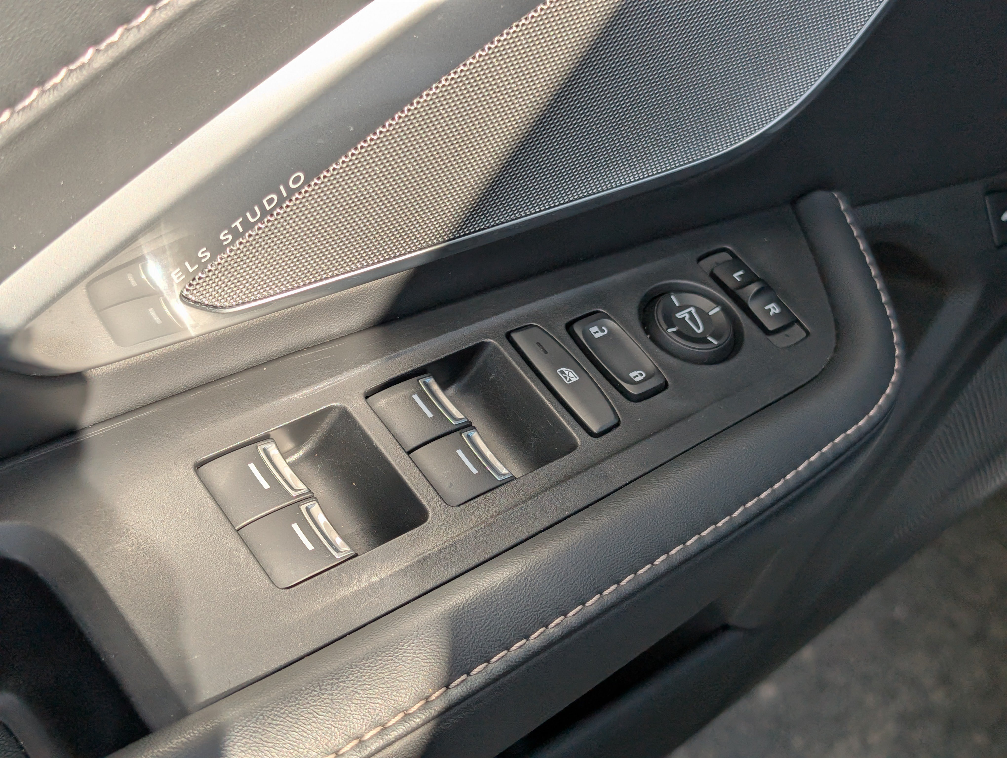 Used 2024 Acura RDX w/ Technology Package AWD/4WD image 17