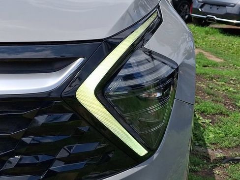 Certified 2023 Kia Sportage SX FWD image 9