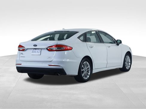 Used 2020 Ford Fusion SE FWD image 12