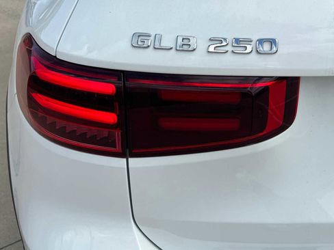 New 2026 Mercedes-Benz GLB 250 image 12