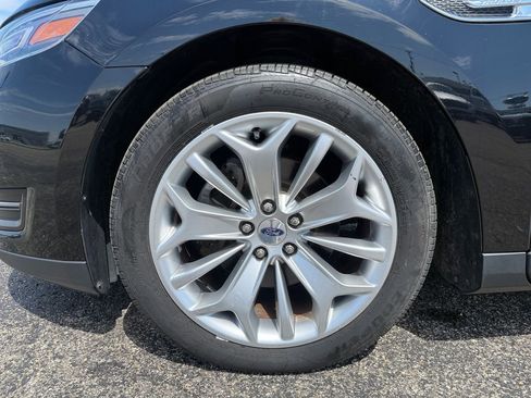 Used 2016 Ford Taurus Limited w/ Equipment Group 301A FWD image 25