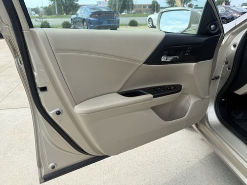Used 2015 Honda Accord EX-L image 19