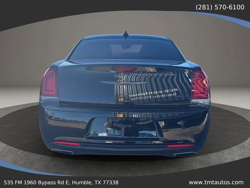 Used 2021 Chrysler 300 Touring w/ Sport Appearance Package RWD image 4