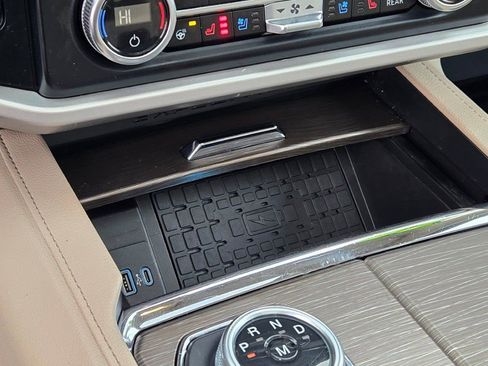 Used 2024 Ford Expedition Max Limited image 32