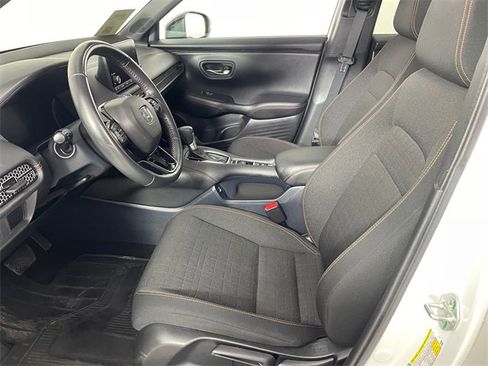 Used 2023 Honda HR-V Sport image 2