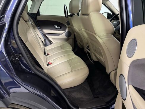 Used 2017 Land Rover Range Rover Evoque SE image 28