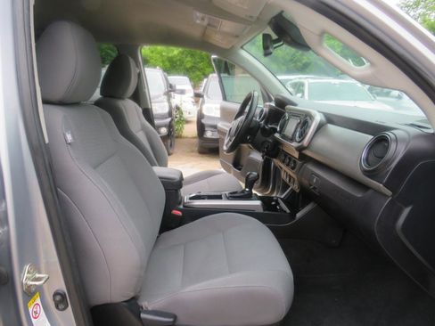 Used 2019 Toyota Tacoma SR5 RWD image 20
