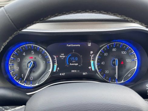 Used 2023 Chrysler Pacifica Limited w/ Uconnect Theater Family Group AWD/4WD image 15