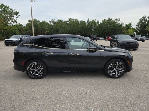 Used 2024 BMW iX xDrive50 w/ Sport Package AWD/4WD image 6