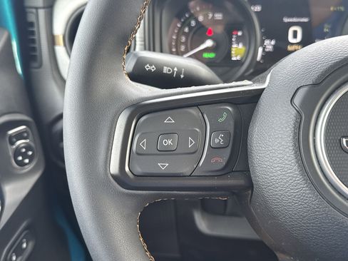 Used 2024 Jeep Wrangler Unlimited w/ Convenience Group AWD/4WD image 18