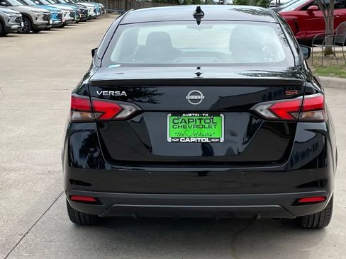 Used 2024 Nissan Versa SR FWD image 5