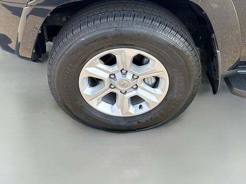 Used 2024 Toyota 4Runner SR5 image 28