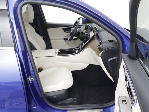 Used 2024 Mercedes-Benz GLC 300 4MATIC image 20