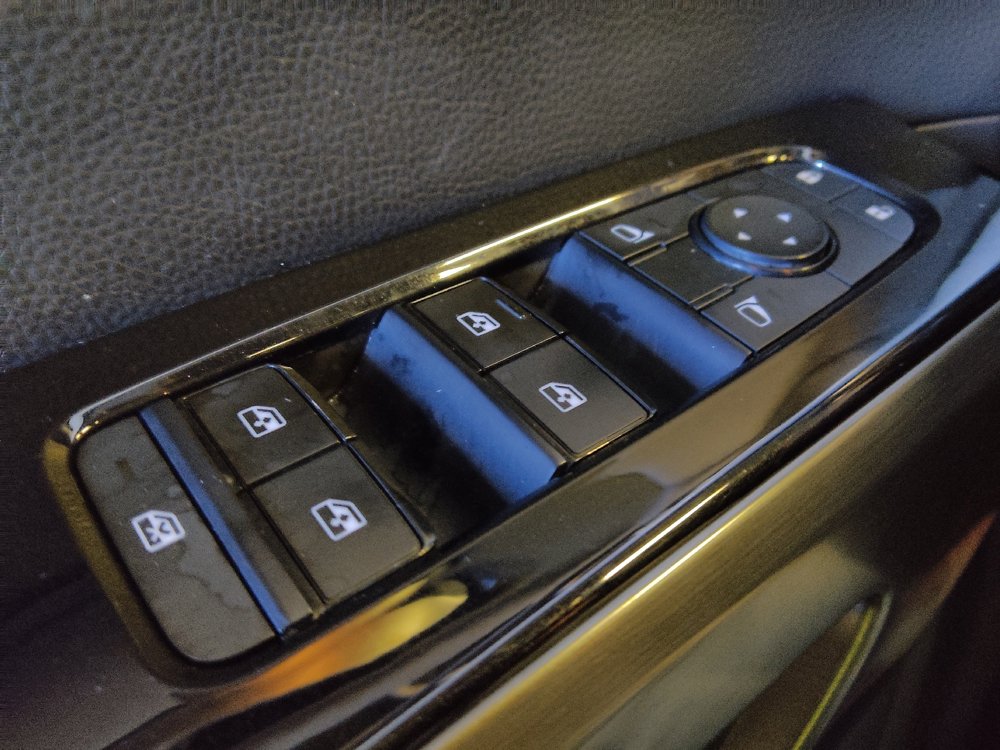 Used 2023 Nissan Pathfinder SL w/ SL Premium Package FWD image 27