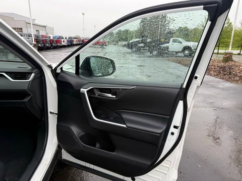 Used 2023 Toyota RAV4 XLE AWD/4WD image 46