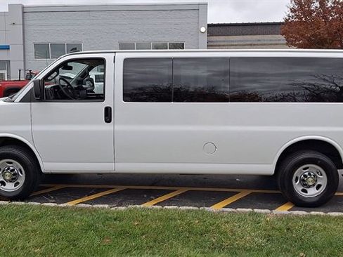 Certified 2024 Chevrolet Express 3500 LT w/ LT Preferred Equipment Group image 5