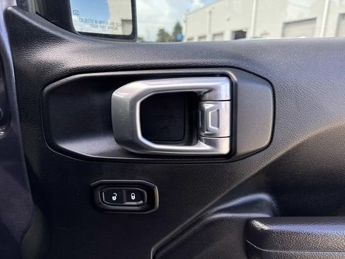 Used 2022 Jeep Gladiator Sport AWD/4WD image 14