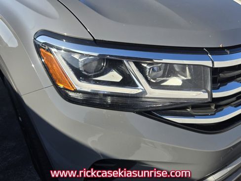 Used 2022 Volkswagen Atlas Cross Sport SE image 10