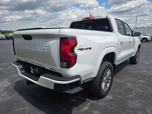 Used 2023 Chevrolet Colorado LT w/ LT Convenience Package II AWD/4WD image 3