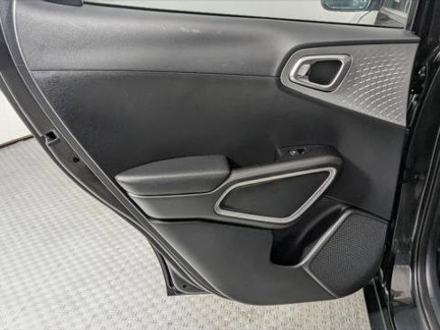 Used 2023 Kia Soul LX image 12