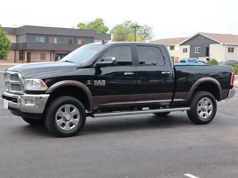 Used 2018 RAM 2500 Laramie AWD/4WD image 10