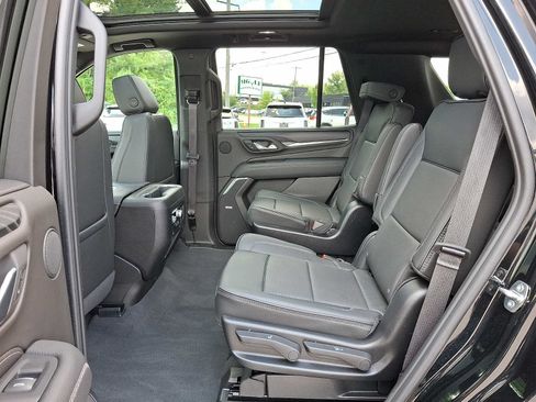 Used 2024 GMC Yukon Denali AWD/4WD image 23