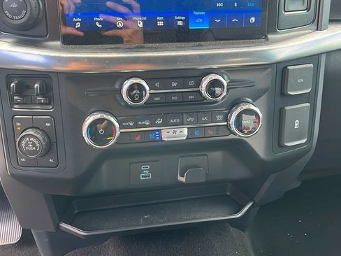 Used 2022 Ford F150 Lariat w/ Trailer Tow Package AWD/4WD image 12