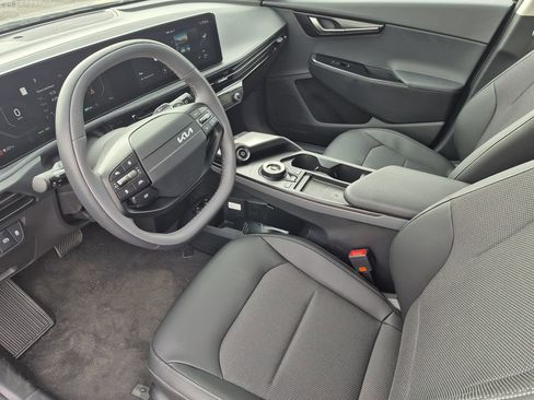 New 2025 Kia EV6 Light w/ Light LR Technology Package image 10