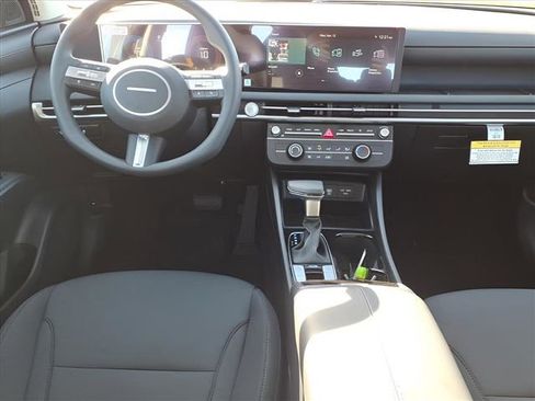 New 2026 Hyundai Tucson SE image 14