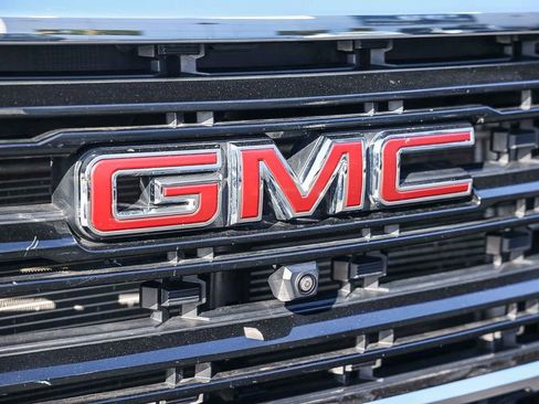Used 2022 GMC Sierra 3500 Denali w/ Denali Ultimate Package image 18