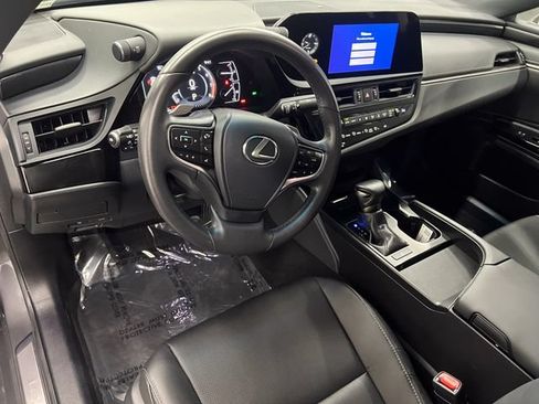 Certified 2025 Lexus ES 350 FWD image 16