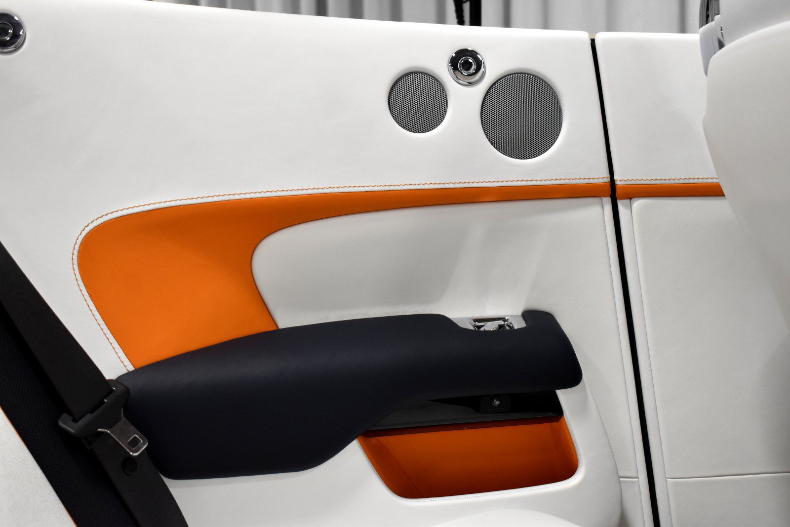 Certified 2020 Rolls-Royce Dawn RWD image 42
