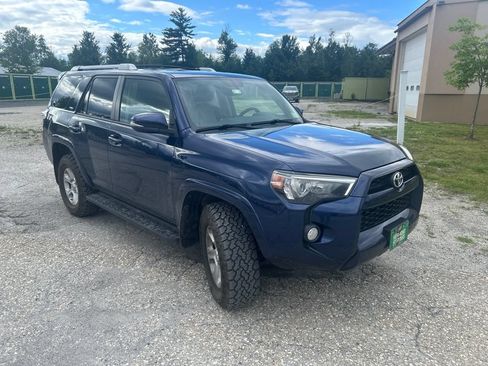 Used 2017 Toyota 4Runner SR5 Premium AWD/4WD image 1