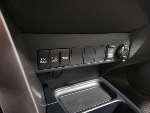 Used 2017 Toyota RAV4 XLE AWD/4WD image 20