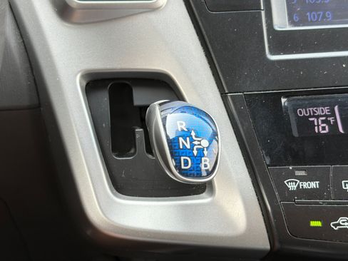 Used 2014 Toyota Prius V Three FWD image 18