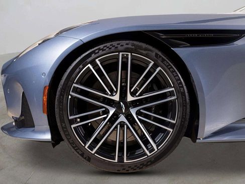 Used 2024 Aston Martin DB12 Convertible image 9