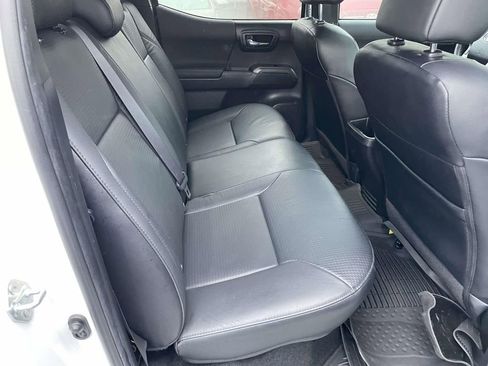 Used 2022 Toyota Tacoma TRD Off-Road w/ TRD Premium Off Road Package image 46