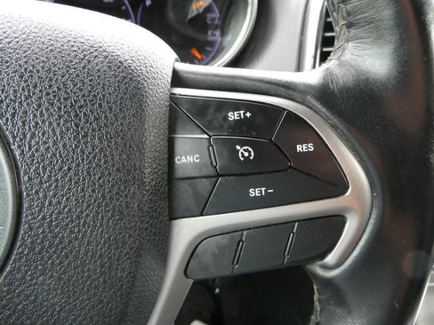 Used 2018 Jeep Grand Cherokee Limited AWD/4WD image 13