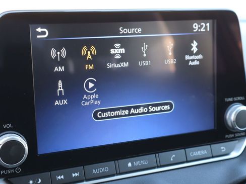 Used 2025 Nissan Sentra SV FWD image 8