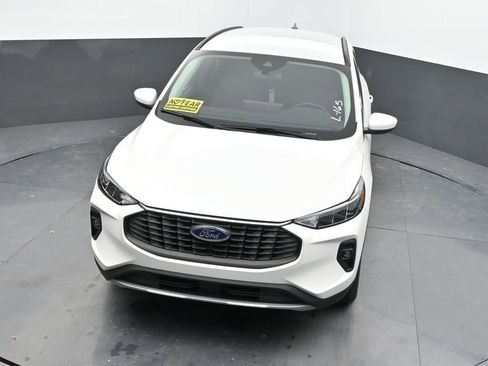 New 2026 Ford Escape SE w/ Class II Trailer Tow Package FWD image 37