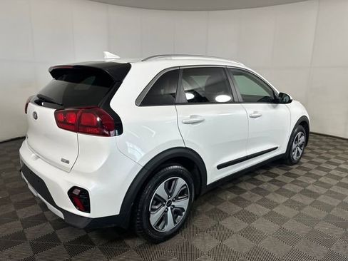Used 2021 Kia Niro LX image 3