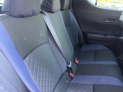 Used 2020 Toyota C-HR XLE FWD image 12