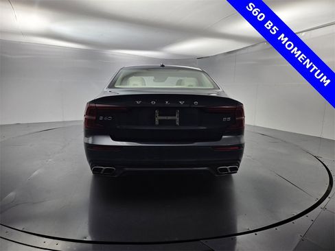 Used 2022 Volvo S60 B5 Momentum image 6