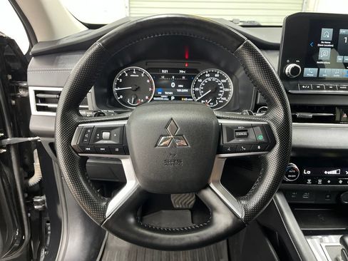 Used 2024 Mitsubishi Outlander SE FWD image 16