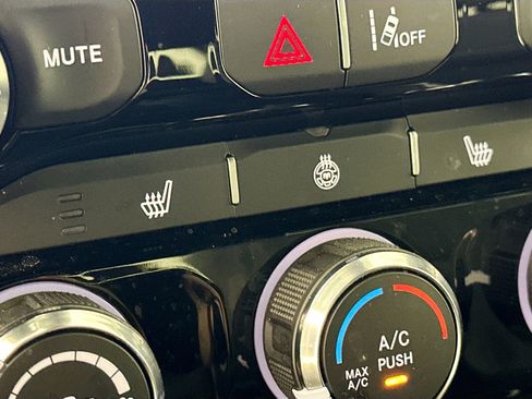 Certified 2025 RAM 1500 Big Horn AWD/4WD image 26