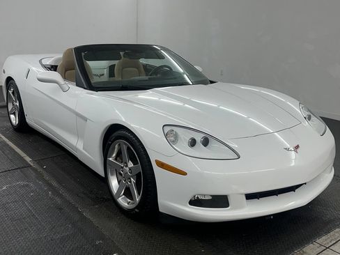 Used 2006 Chevrolet Corvette Convertible w/ Preferred Equipment Group RWD image 37