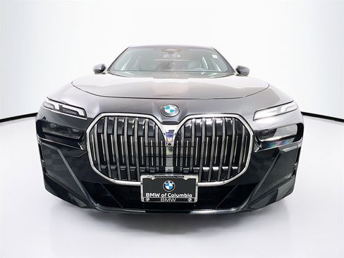 Used 2025 BMW 740i xDrive 740i xDrive image 2