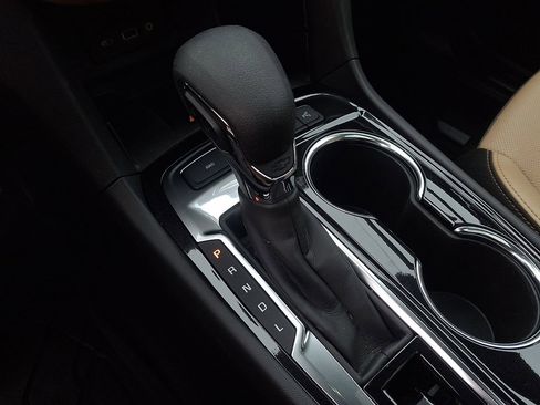 Used 2023 Chevrolet Equinox Premier image 14