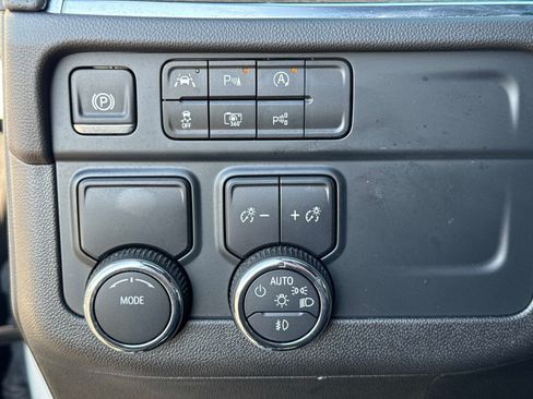 Used 2025 Chevrolet Tahoe High Country RWD image 35