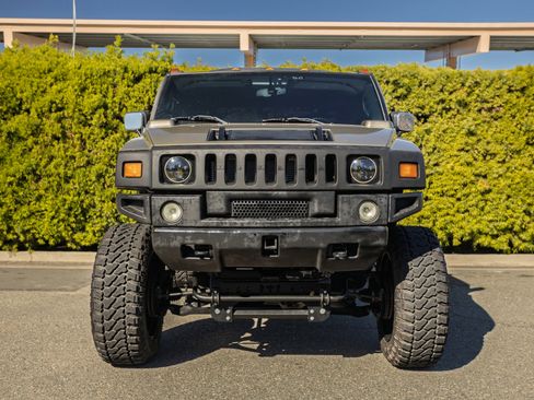 Used 2005 HUMMER H2 SUT w/ Preferred Equipment Group image 2